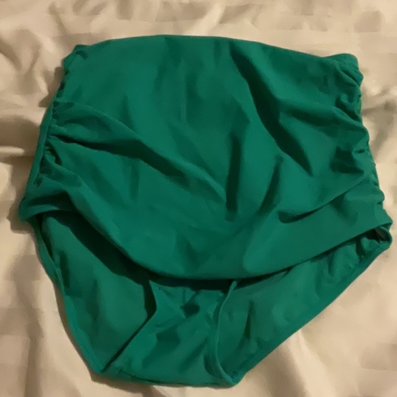 Set of 2 High Rise Bottoms from SHEIN both are a size medium - Picture 3 of 5